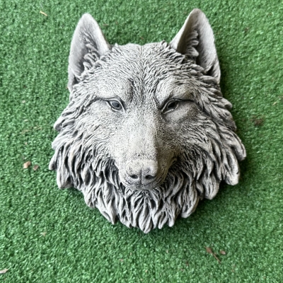 Small Wolf Head 